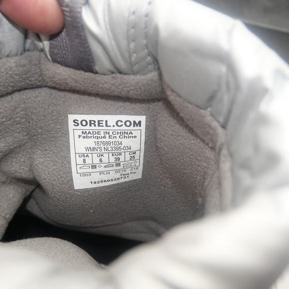 NEW Sorel Women's Out N About Puffy Mid WP Boot Women's 8 Silver - Picture 7 of 8